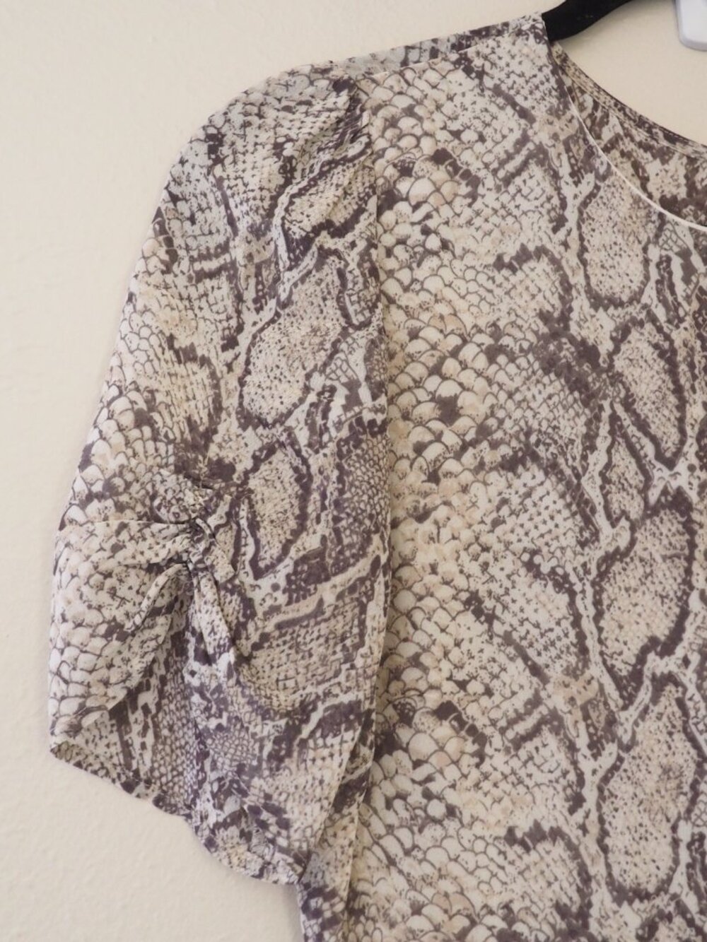 Reformation Gracie Phyton Snake Print Ruched Short Sleeve Mini Dress sz 4 - Picture 4 of 9